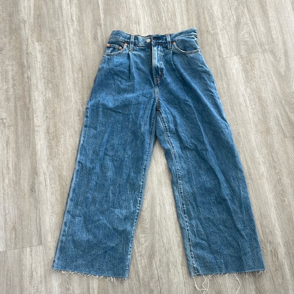 Levi jeans - ribcage pleated crop size 25